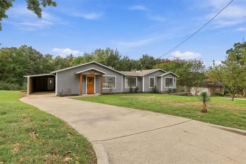 938 Amsden Street, Denison TX 75020 - Photo 2