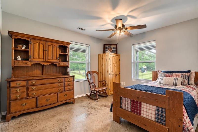 5115 County Road 423, Grandview TX 76050 - Photo 13