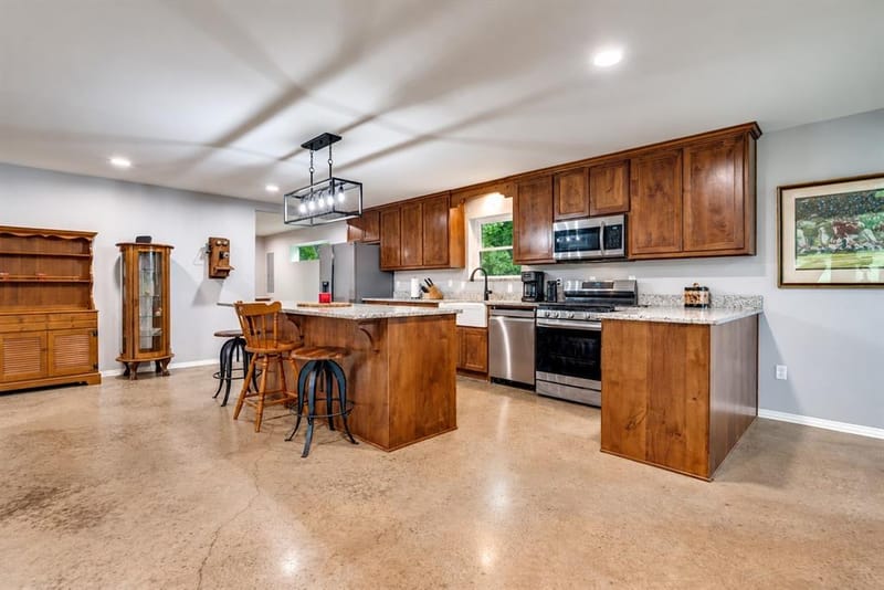 5115 County Road 423, Grandview TX 76050 - Photo 8