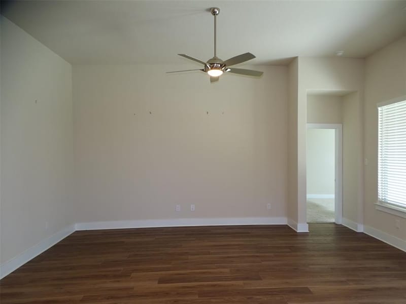 915 Hawthorn Lane, Mansfield TX 76063 - Photo 7