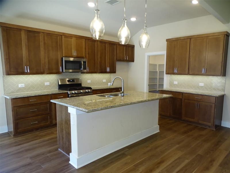 915 Hawthorn Lane, Mansfield TX 76063 - Photo 9