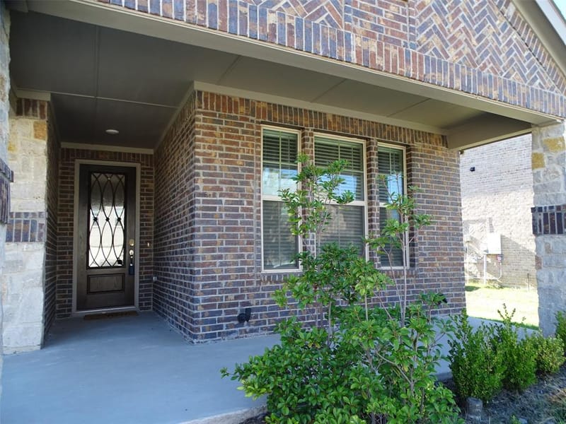 915 Hawthorn Lane, Mansfield TX 76063 - Photo 4