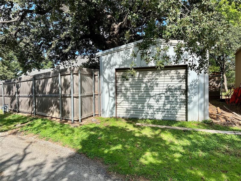 603 W Cedar Street, Nocona TX 76255 - Photo 5