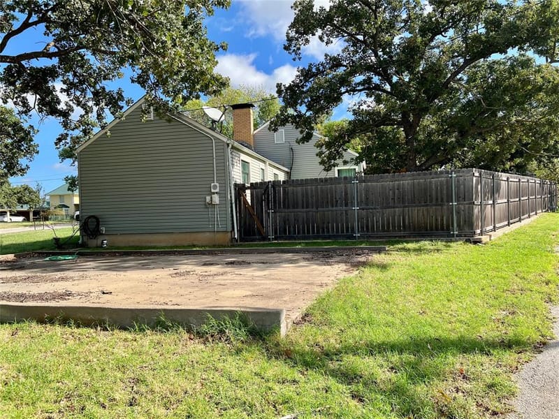 603 W Cedar Street, Nocona TX 76255 - Photo 33