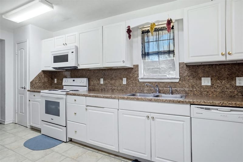 104 E 3rd Street, Keene TX 76059 - Photo 6