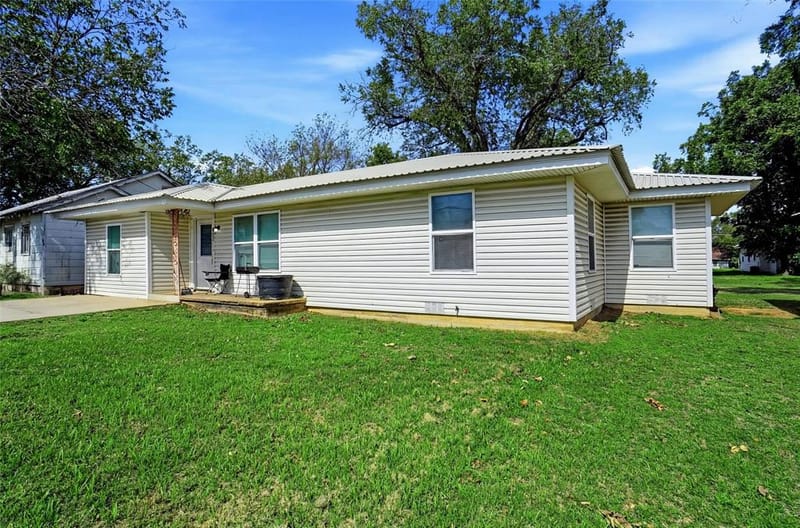 104 E 3rd Street, Keene TX 76059
