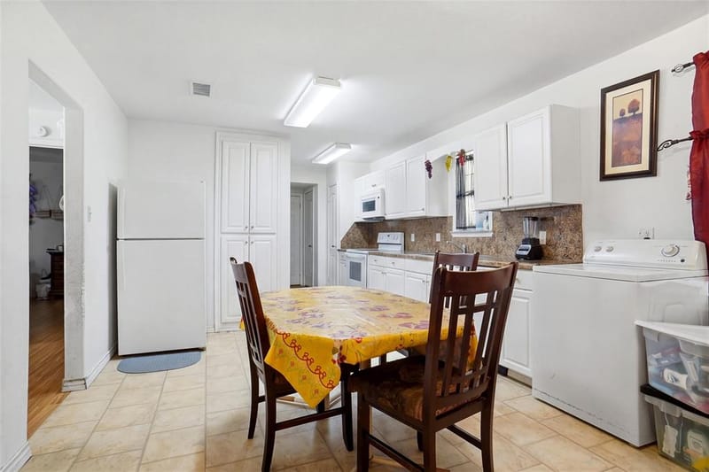104 E 3rd Street, Keene TX 76059 - Photo 5