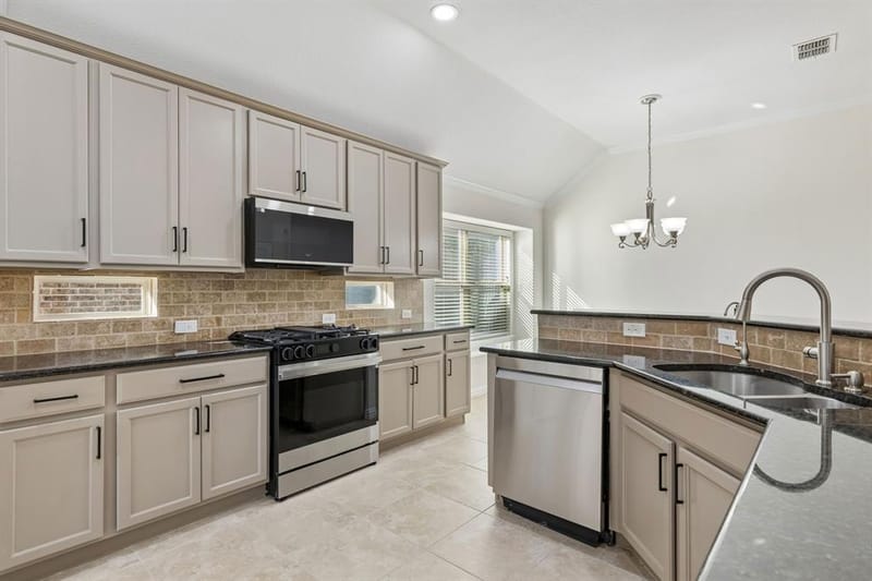 813 Park Place Lane, McKinney TX 75071 - Photo 8
