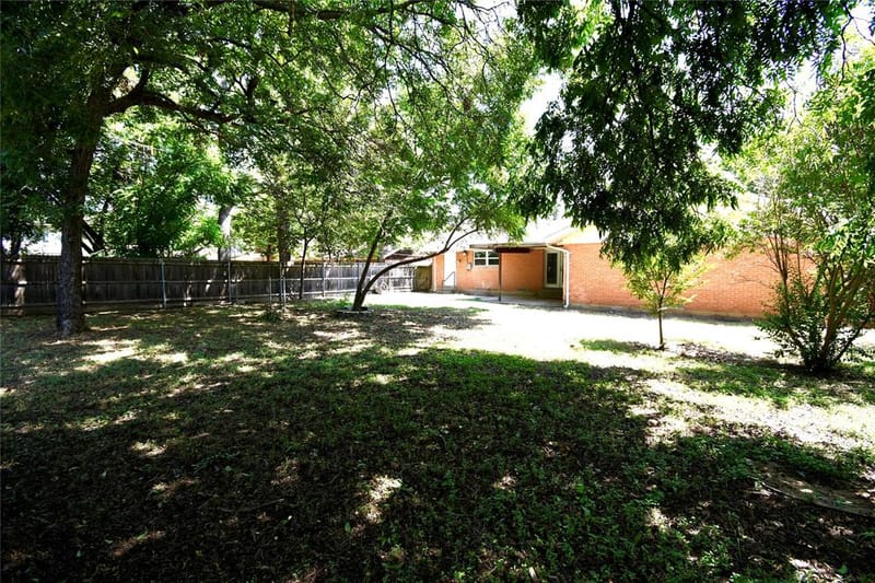 1015 Mitchell Road, Irving TX 75060 - Photo 28
