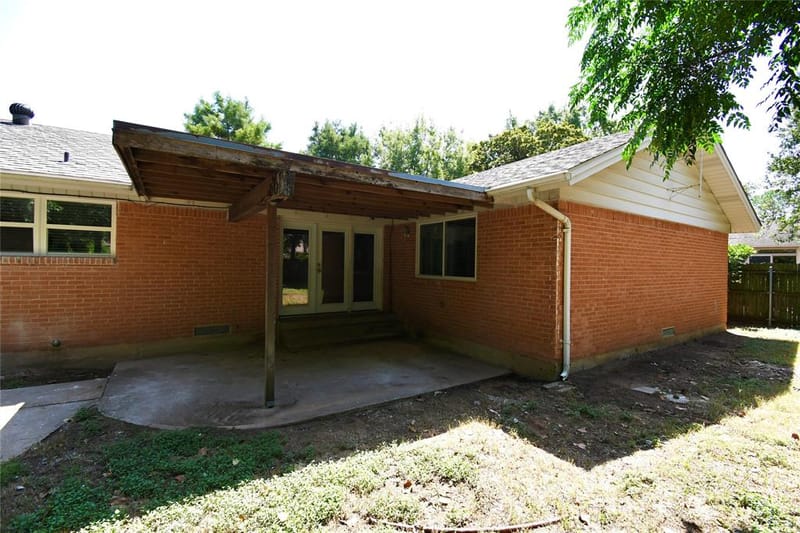 1015 Mitchell Road, Irving TX 75060 - Photo 29