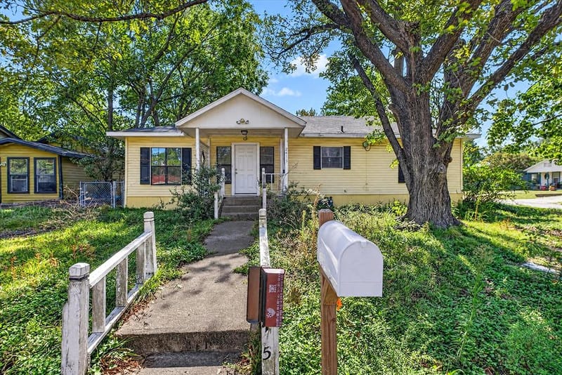 2415 W Collin Street, Corsicana TX 75110
