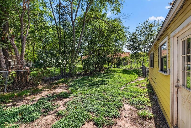 2415 W Collin Street, Corsicana TX 75110 - Photo 28
