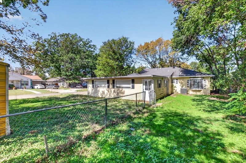 2415 W Collin Street, Corsicana TX 75110 - Photo 31