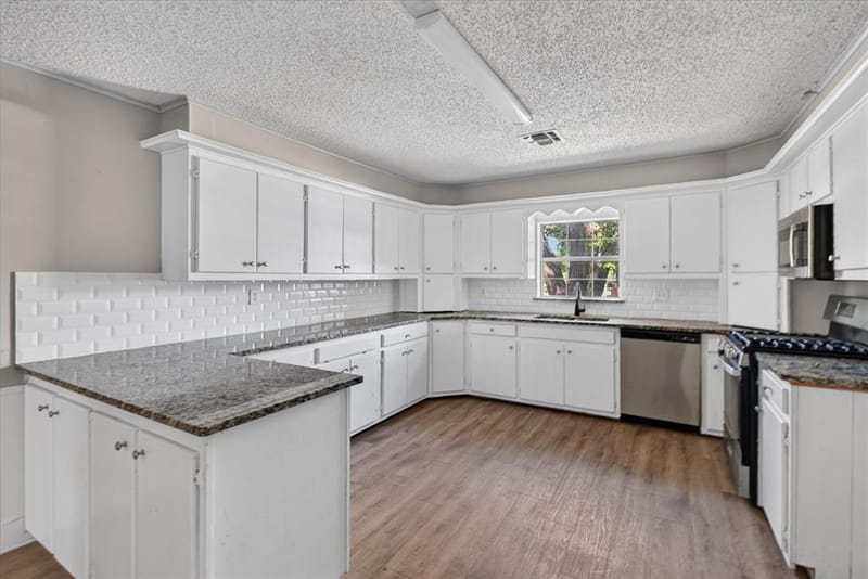 2415 W Collin Street, Corsicana TX 75110 - Photo 8
