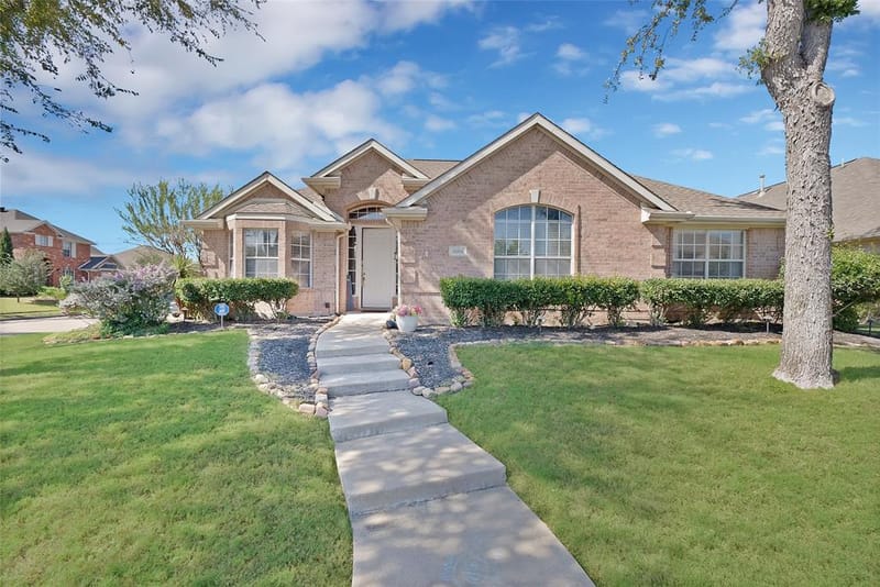 1801 Clark Drive, Carrollton TX 75010