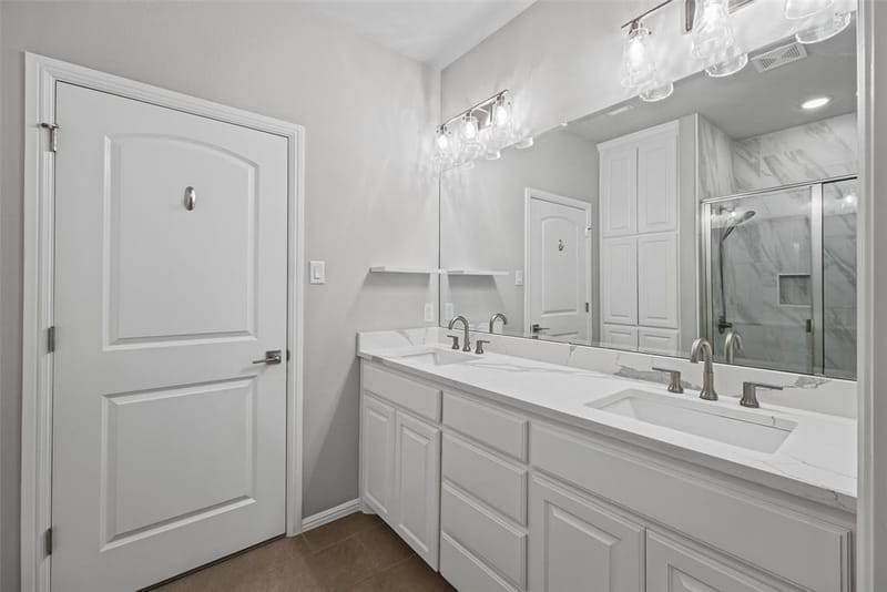 505 Eastpark Lane, Granbury TX 76049 - Photo 25