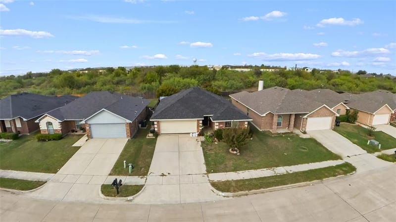 1221 Camden Yard Drive, Fort Worth TX 76028