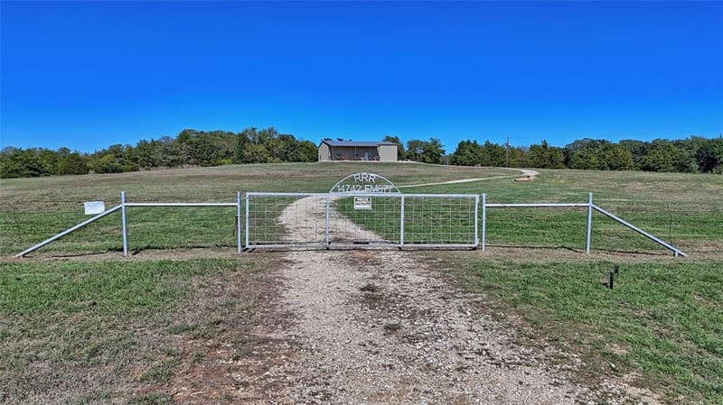 14742 Fm 677 N, Saint Jo TX 76265 - Photo 27