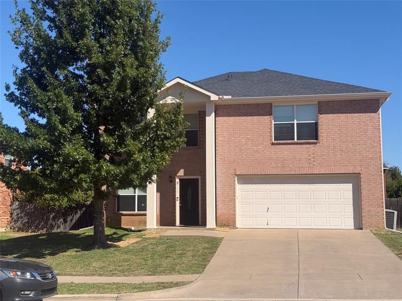 8115 Mossberg Drive, Arlington TX 76002 - Photo 2