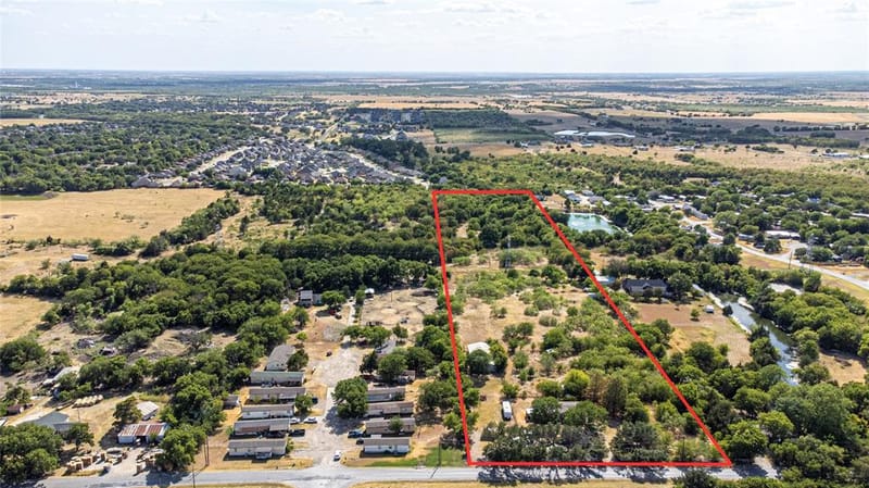 2715 NW Main Street, Ennis TX 75119