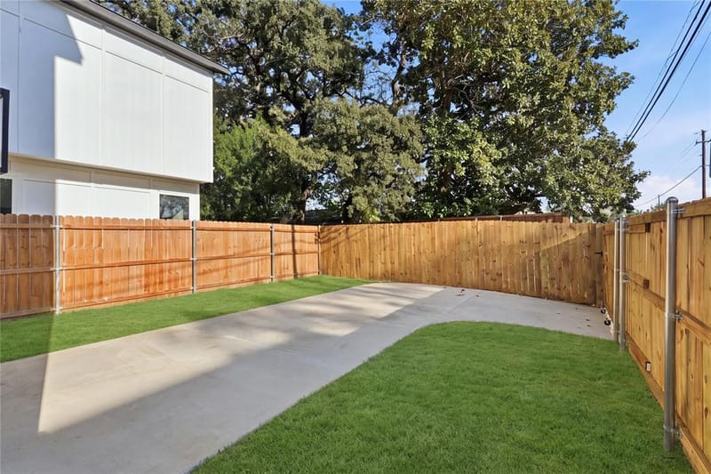 2400 Dyson Street, Dallas TX 75215 - Photo 3