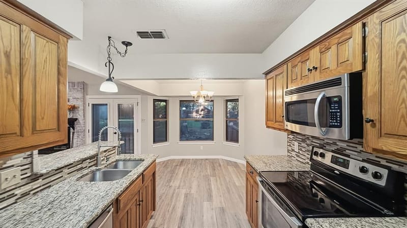 1903 W Spanish Oak Drive, Granbury TX 76048 - Photo 23