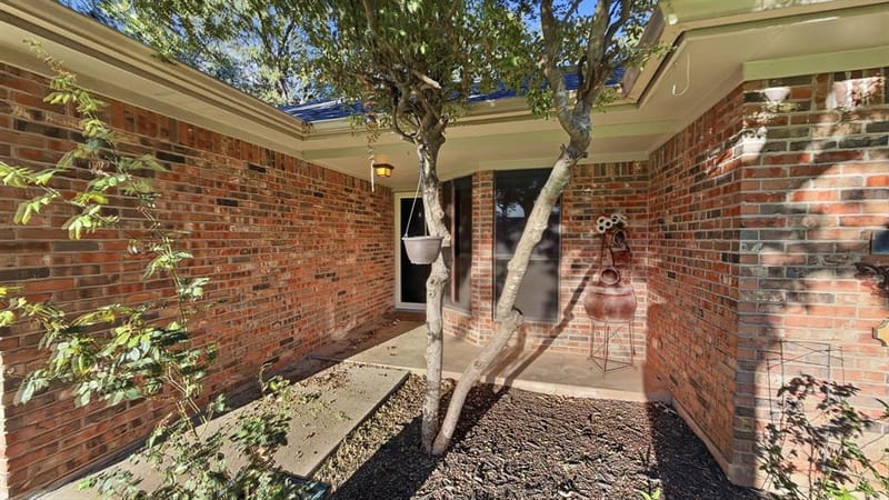 1903 W Spanish Oak Drive, Granbury TX 76048 - Photo 7