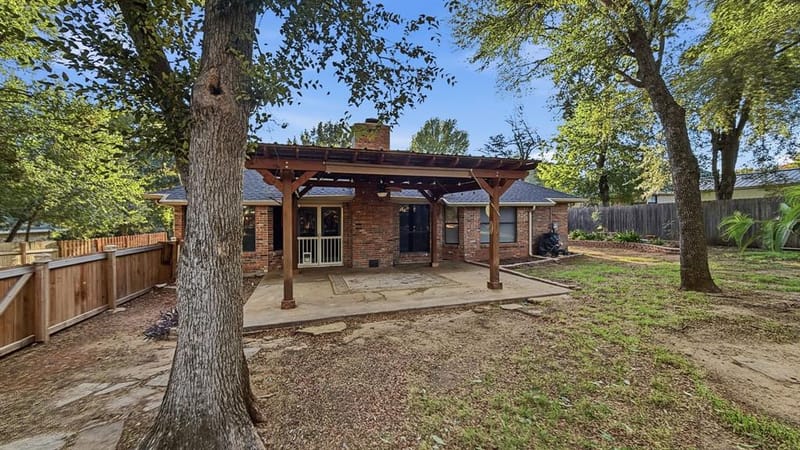 1903 W Spanish Oak Drive, Granbury TX 76048 - Photo 9