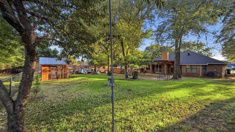 1903 W Spanish Oak Drive, Granbury TX 76048 - Photo 11