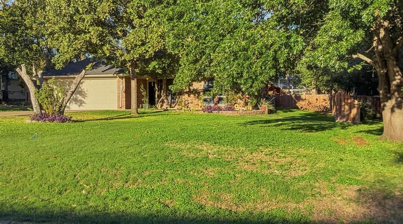 1903 W Spanish Oak Drive, Granbury TX 76048 - Photo 4