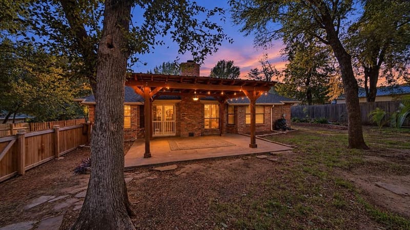 1903 W Spanish Oak Drive, Granbury TX 76048 - Photo 8