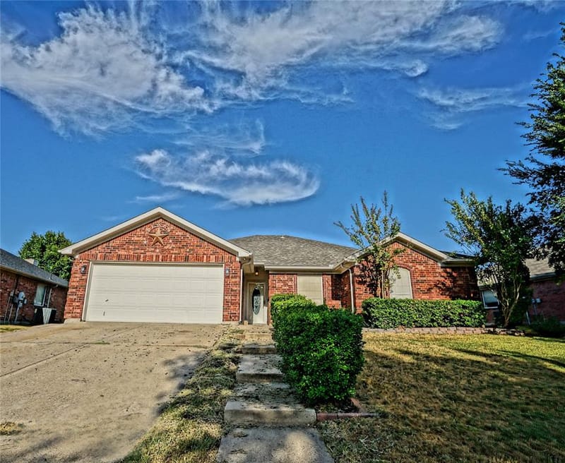 7 Rochelle Court, Mansfield TX 76063 - Photo 2