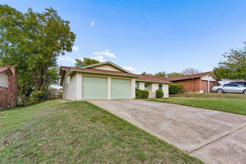 7337 Broken Tree Trail, Dallas TX 75232 - Photo 4