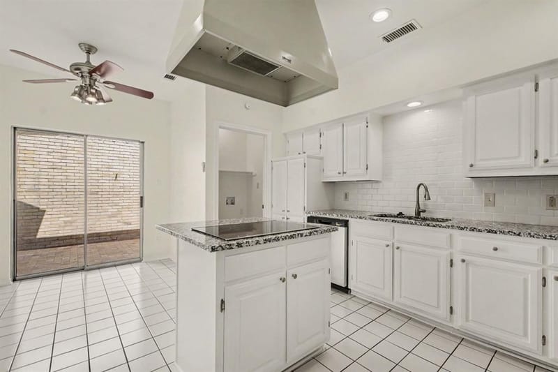 5825 Preston Valley Drive, Dallas TX 75240 - Photo 18