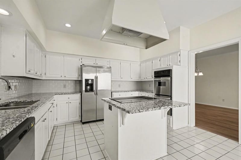 5825 Preston Valley Drive, Dallas TX 75240 - Photo 15