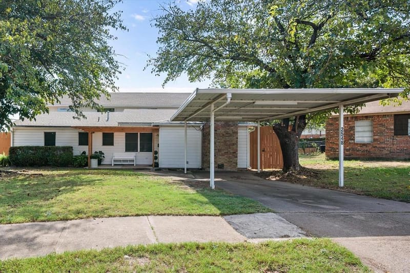 2548 Wood Valley Place, Dallas TX 75211