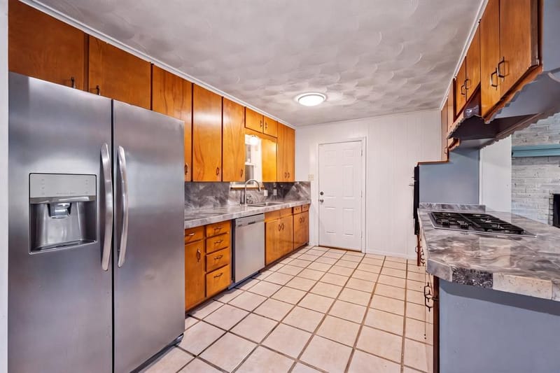 1703 Nueces Trail, Arlington TX 76012 - Photo 7