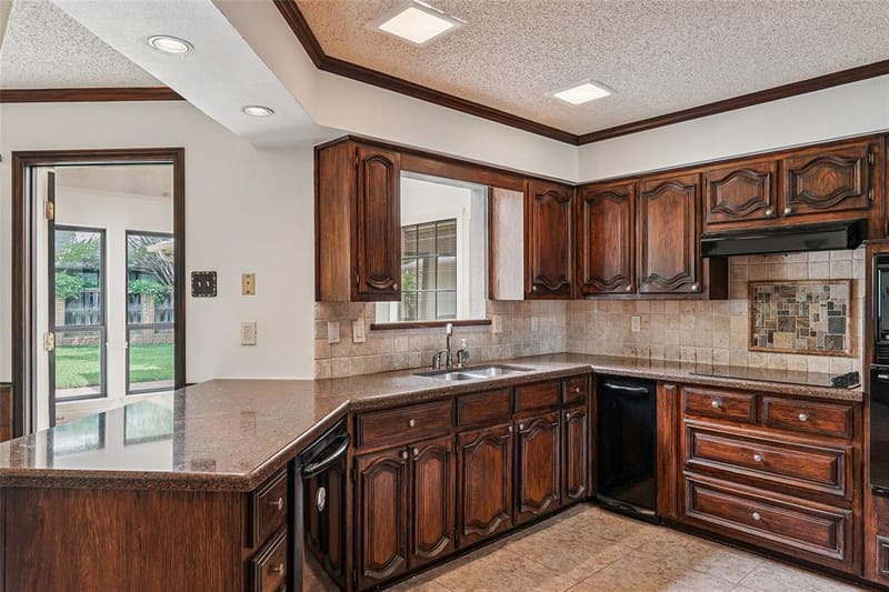 3201 Greenleaf Court, Garland TX 75044 - Photo 9