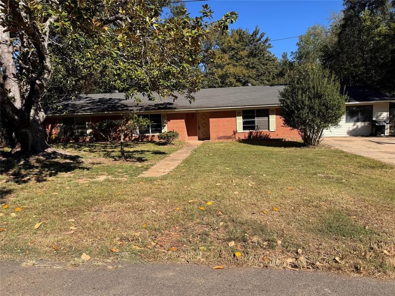 1405 Regina Street, Mansfield LA 71052 - Photo 2