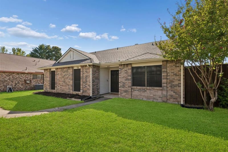1805 Creekside Court, Garland TX 75040 - Photo 21