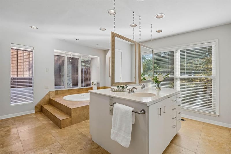 10115 Chesterton Drive, Dallas TX 75238 - Photo 23