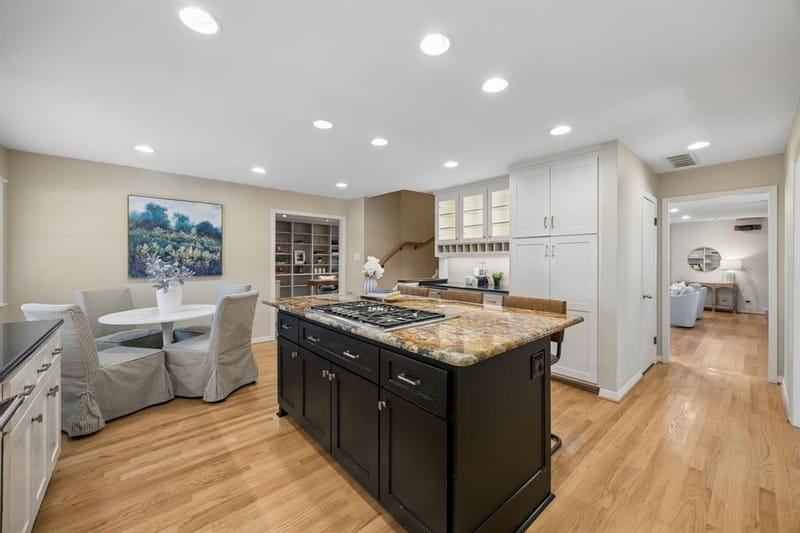 10115 Chesterton Drive, Dallas TX 75238 - Photo 16