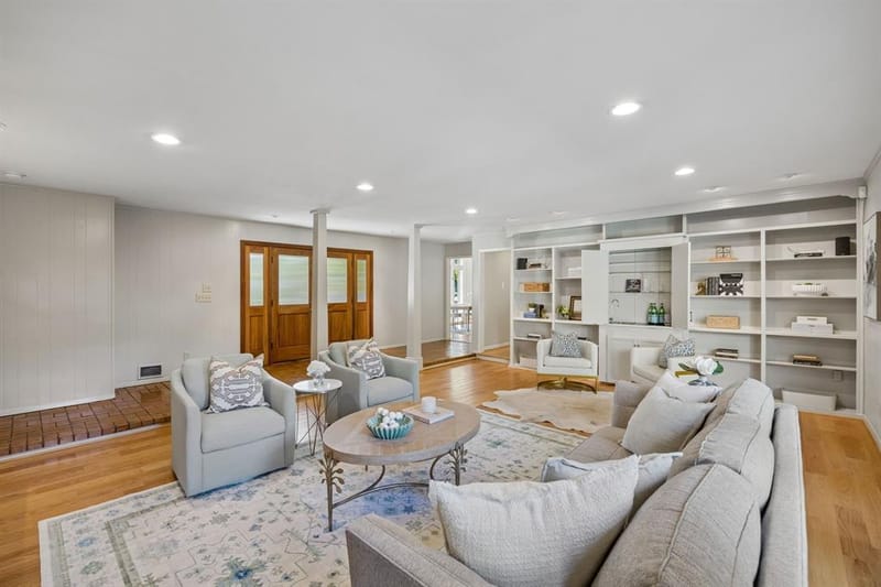 10115 Chesterton Drive, Dallas TX 75238 - Photo 7