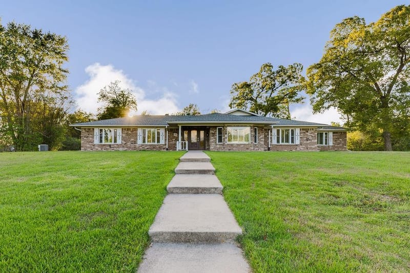 405 Moore Street, Winnsboro TX 75494 - Photo 2