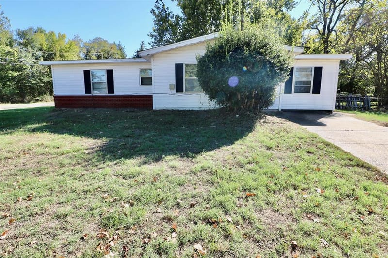 2490 Beverly Drive, Paris TX 75460 - Photo 2