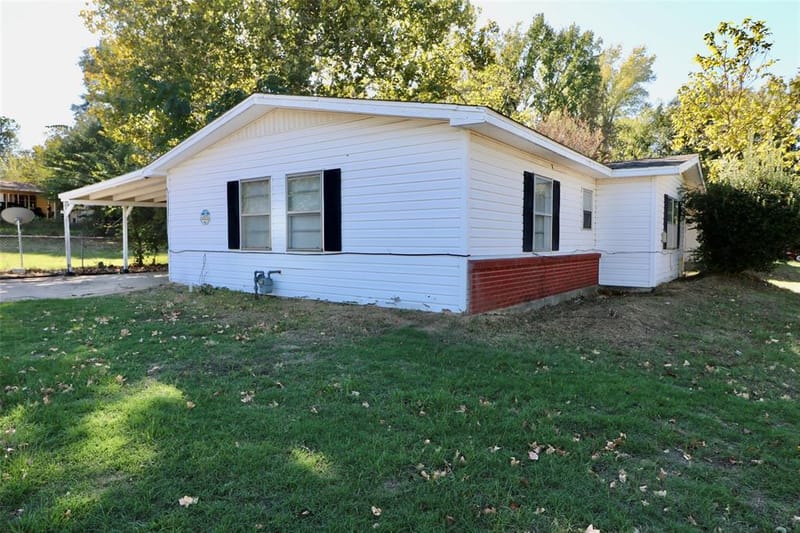 2490 Beverly Drive, Paris TX 75460 - Photo 3