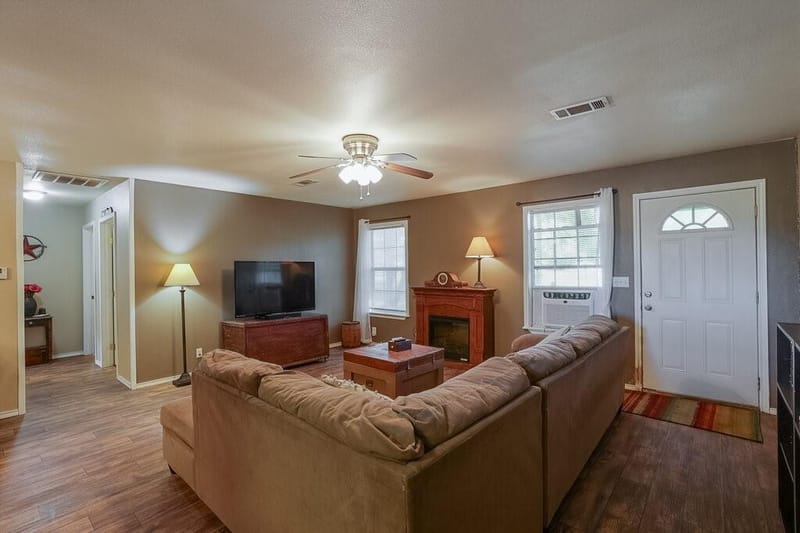 10701 Fm 916, Grandview TX 76050 - Photo 7