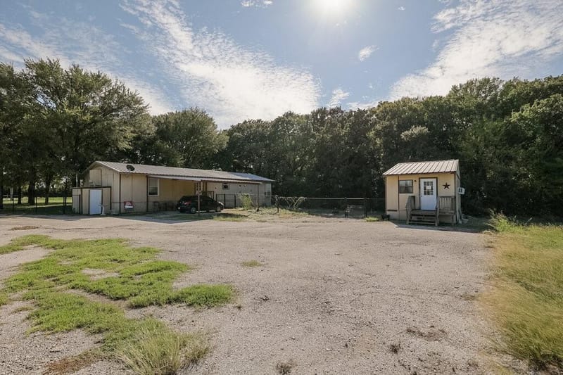 10701 Fm 916, Grandview TX 76050 - Photo 29