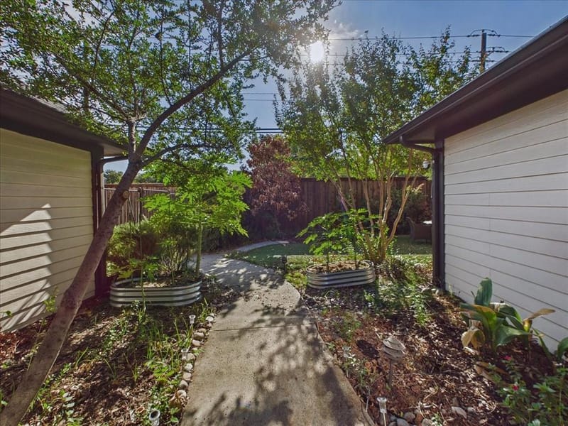 7738 Lemmonwood Drive, Dallas TX 75231 - Photo 33