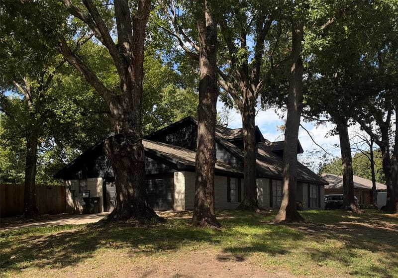 1800 Glenbrook Street, Corsicana TX 75110 - Photo 2